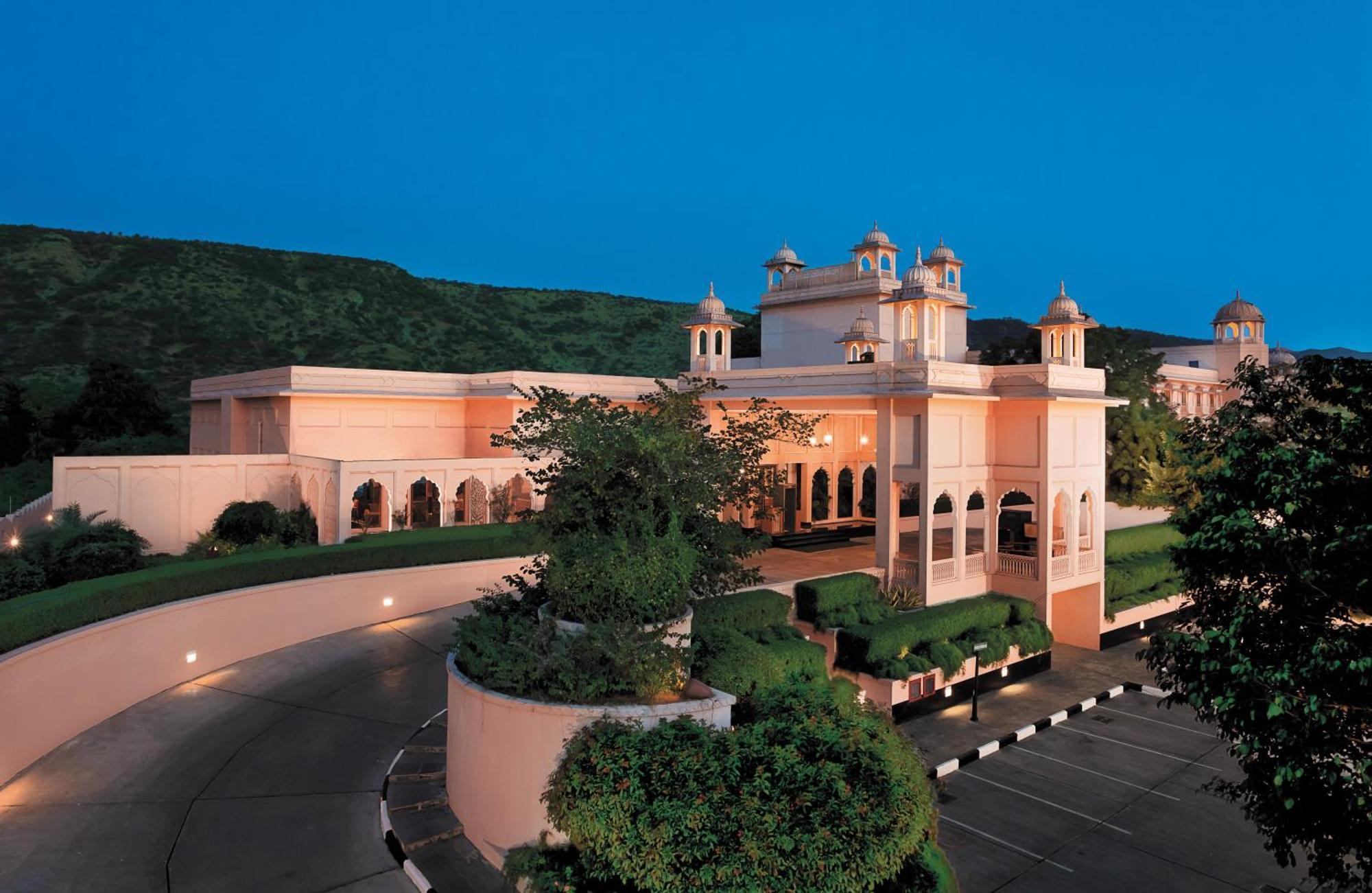 Trident Jaipur Hotell Eksteriør bilde The Oberoi Udaivilas Palace
